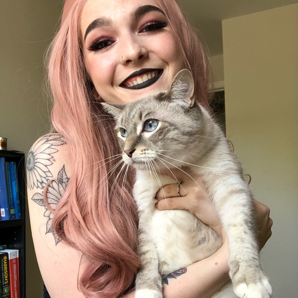 Meet your Posher, Juliana - Picture 3 of 8